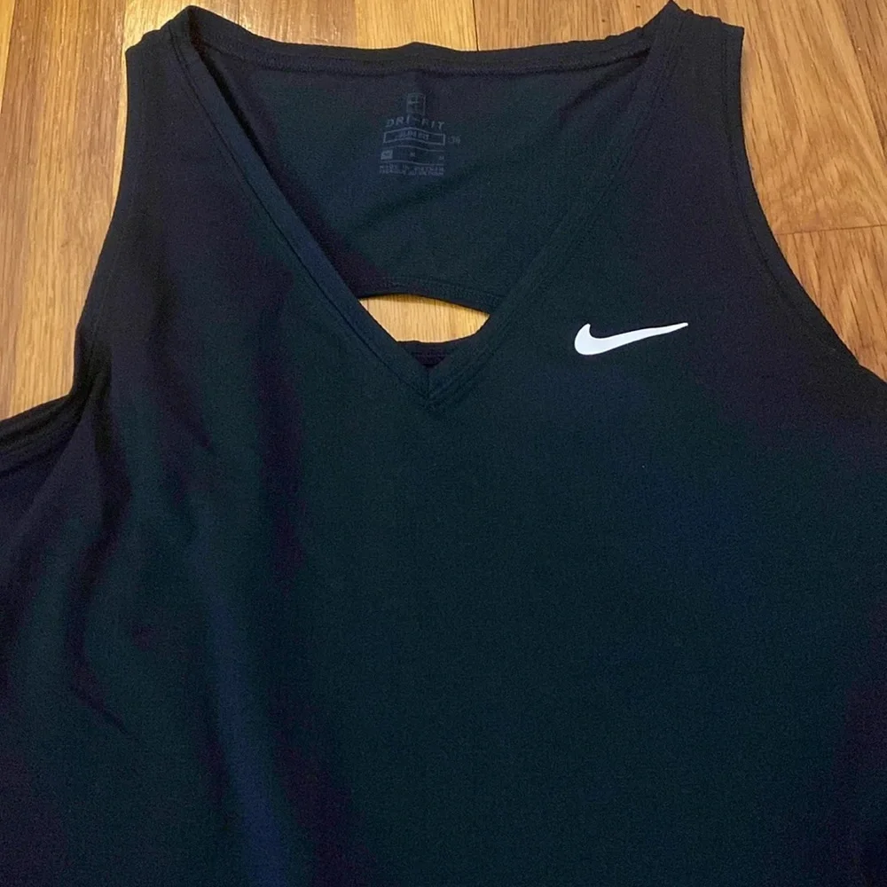 Nike Women’s Black Tank Top Size M